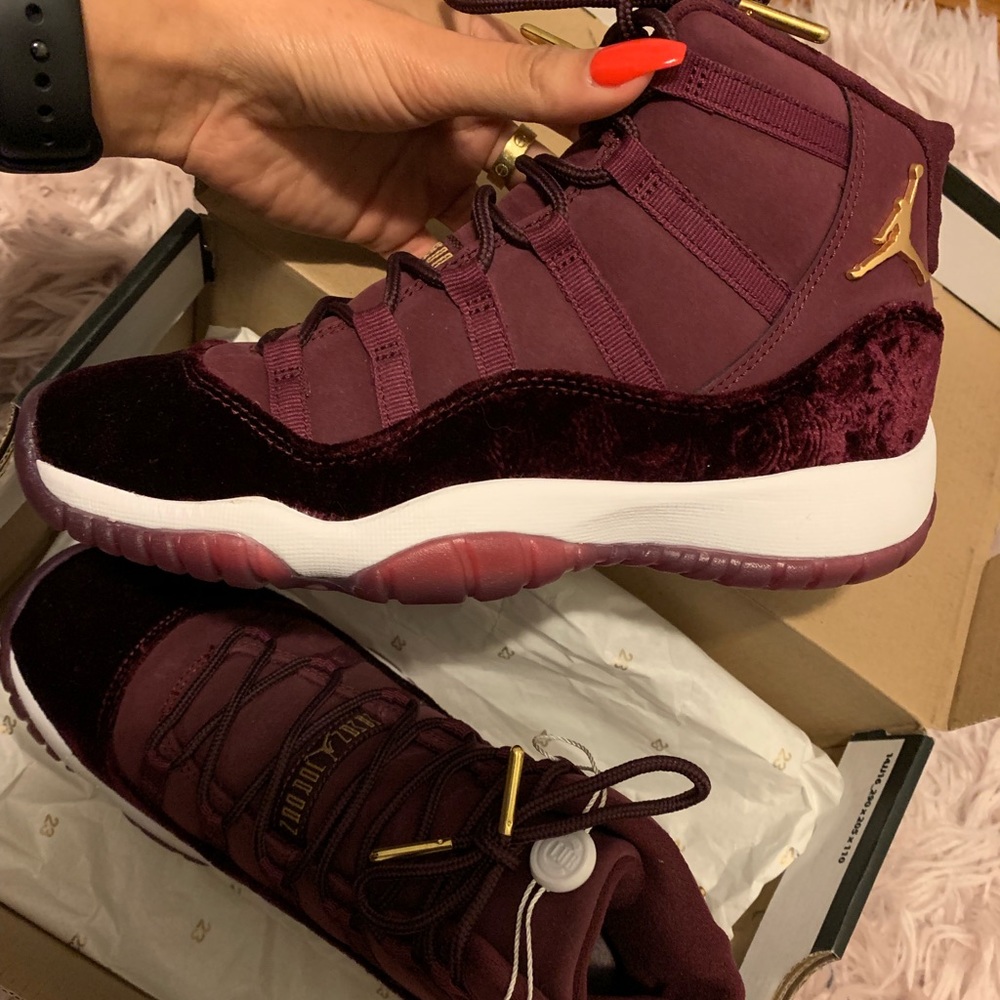 BRAND NEW Air Jordan 11 retro velvets